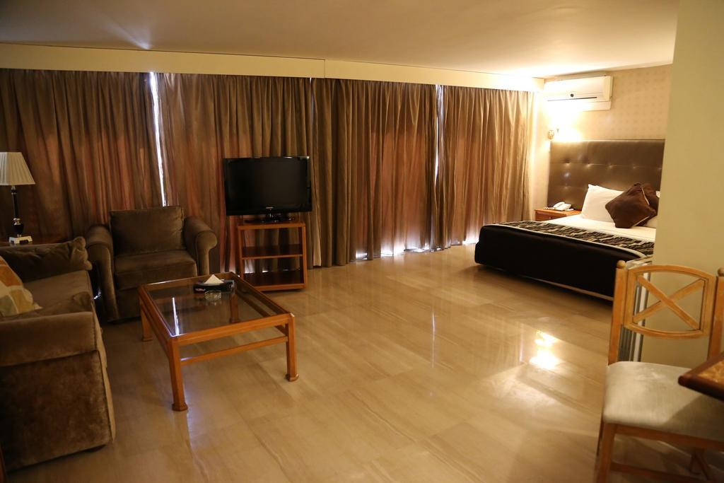 Charles Hotel Beirut Eksteriør billede