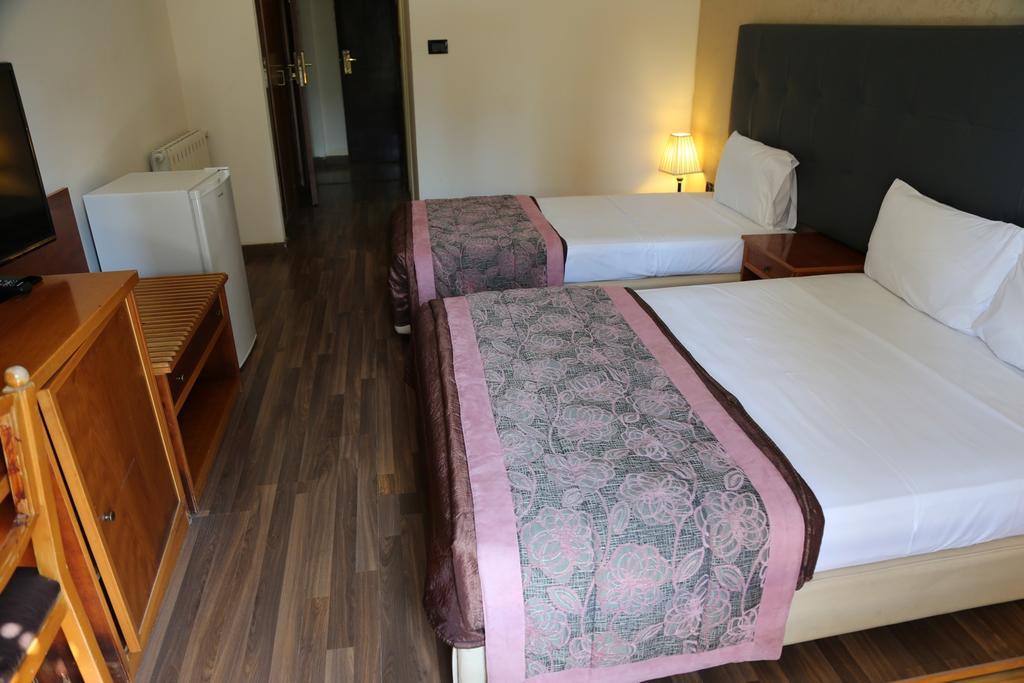 Charles Hotel Beirut Eksteriør billede