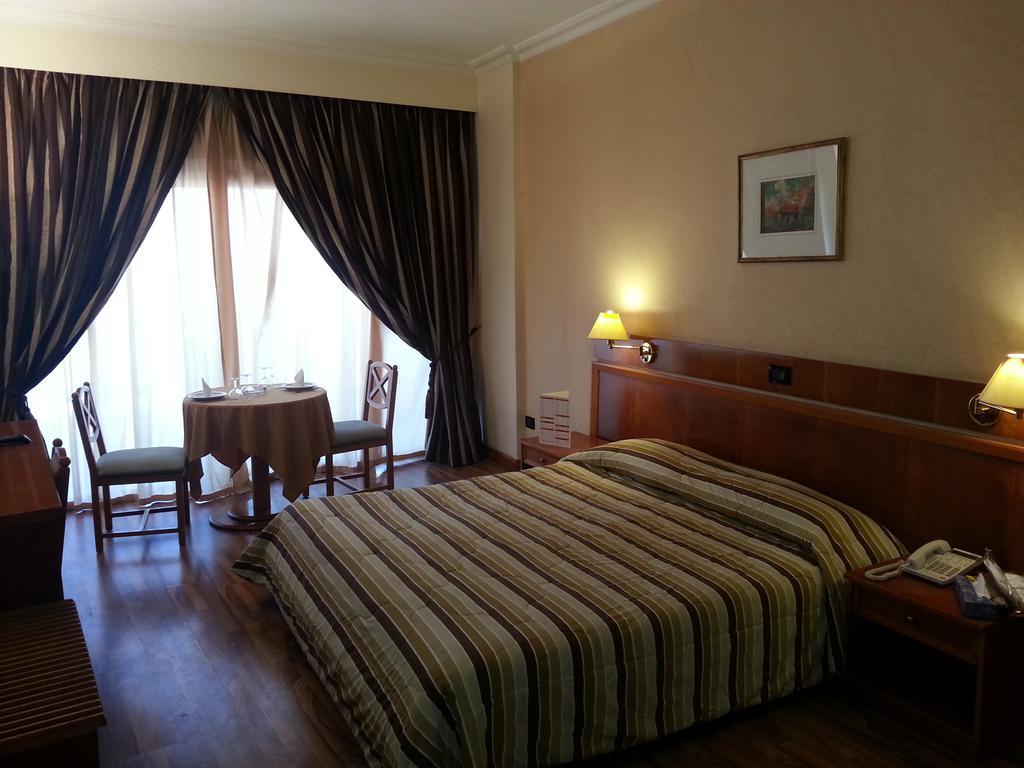 Charles Hotel Beirut Eksteriør billede