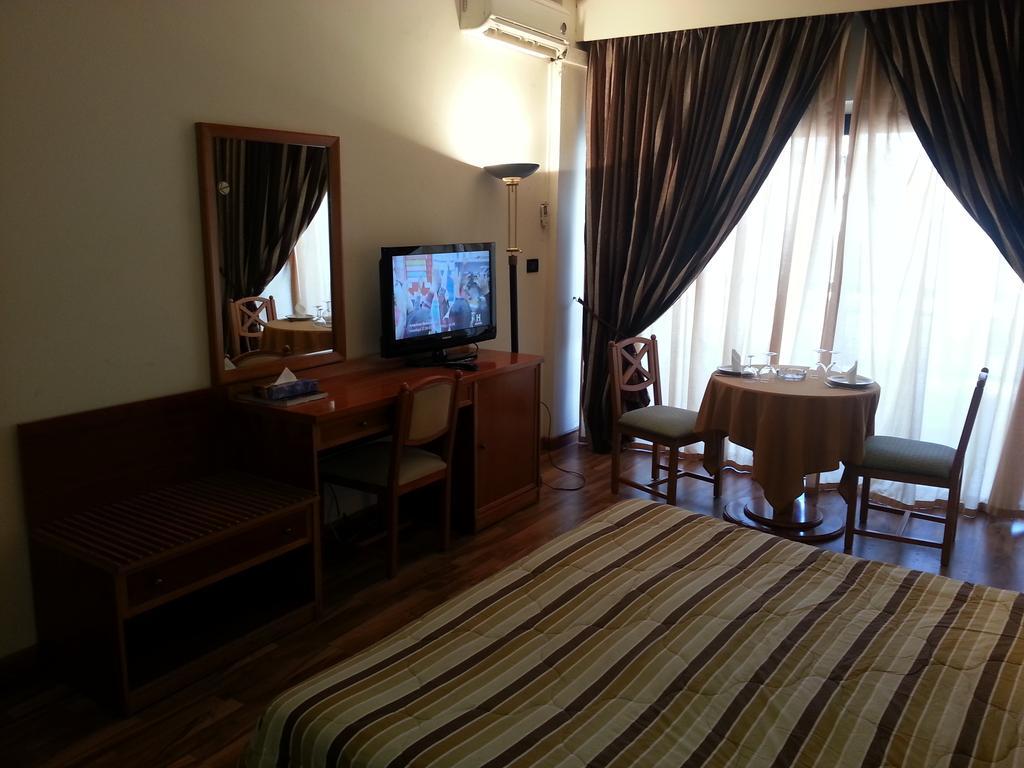 Charles Hotel Beirut Eksteriør billede